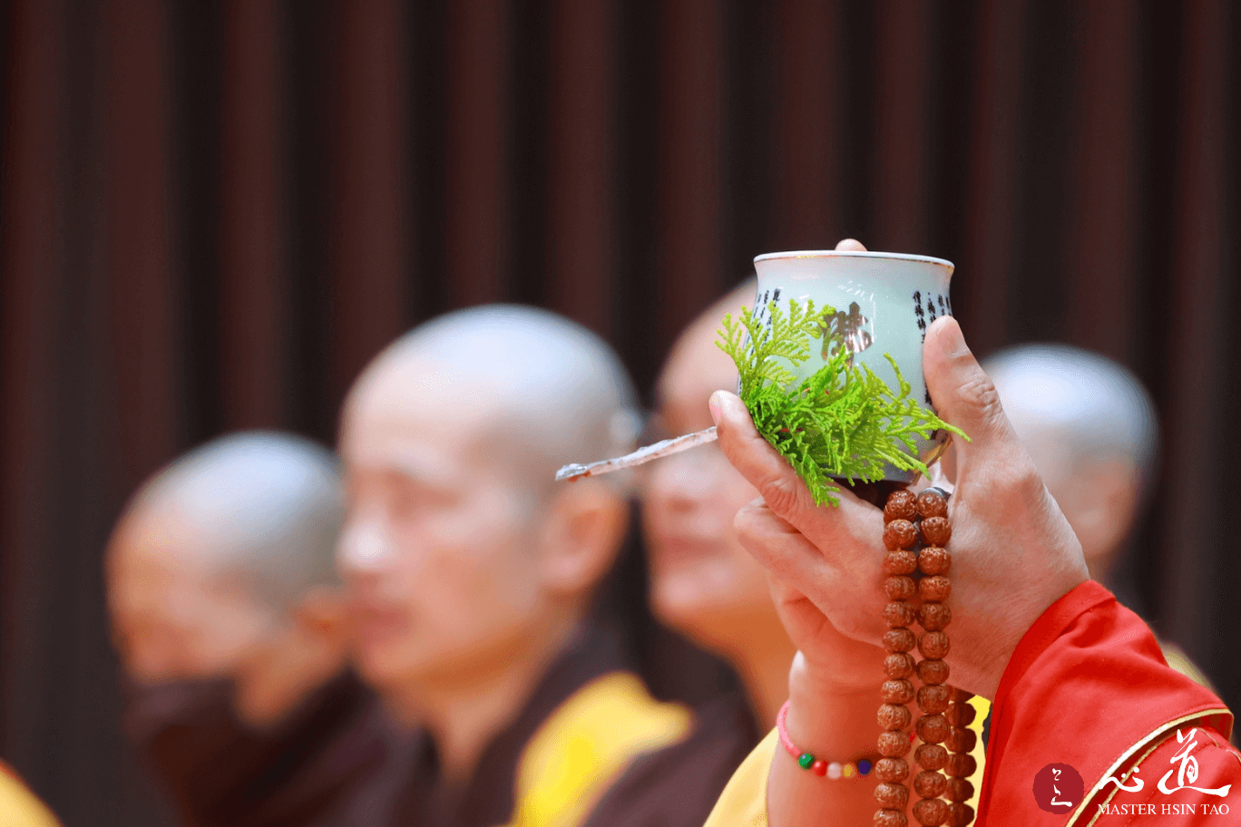 心道法師, 華嚴法會, 僧眾手持念珠特寫, 靈鷲山