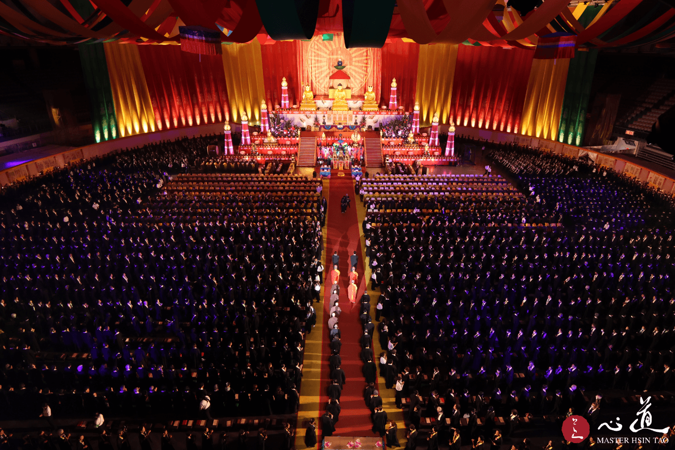 2026靈鷲山水陸法會幽冥戒壇場全景，萬人匯聚莊嚴共修，祈願法界有情同霑戒法利益